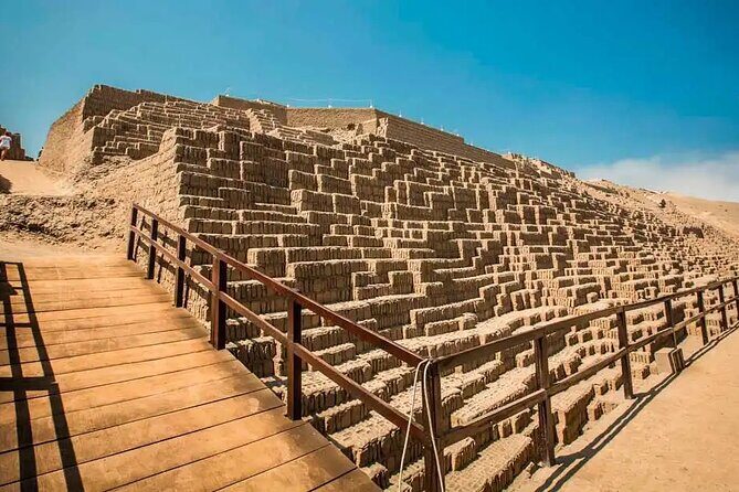 4 Hours Larco Museum and Huaca Pucllana in Lima City - Huaca Pucllana in Miraflores: an ancient adobe pyramid in the city