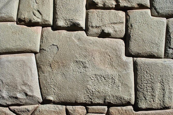 7-Day Lima and Cusco Tour with Sunrise at Machu Picchu - Day 2 in Lima: Plaza de Armas, Catedral, and the Huaca stops