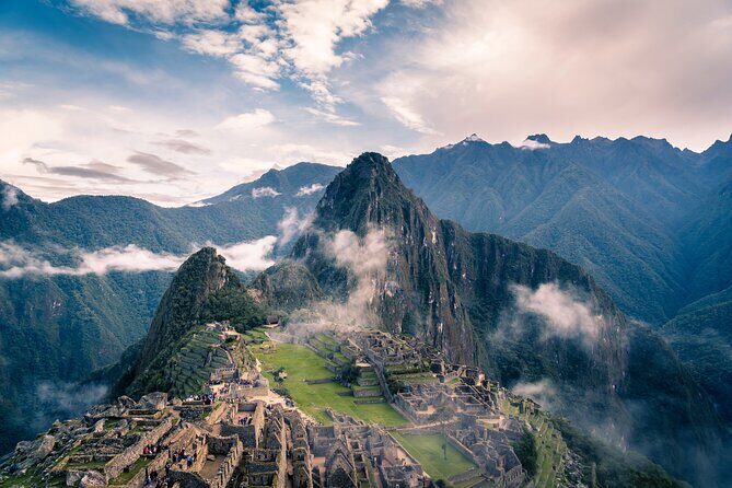 7-Day Peru Deep Dive: Lima, Cusco, Sacred Valley, and Machu Picchu Tour - Moray and Maras: seeing Inca science in action