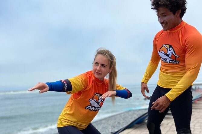Beginner Surf Lesson in Lima, Perú - Meeting point and getting down to the beach without stress