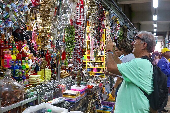 Bizarre tour in Gamarra & Witches Market - How the format makes it easier to handle
