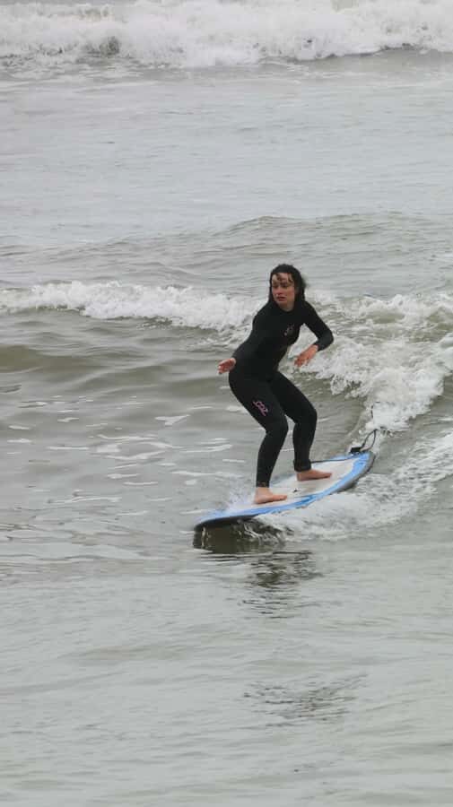 Budget Friendly Surf Class - All Equipment Included - Safety and comfort: Certified instructors and clear rules