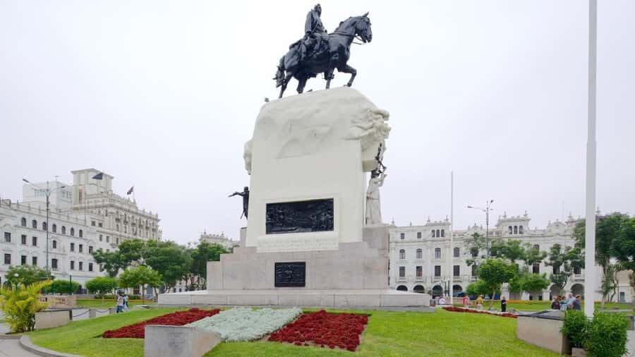 City Tour Colonial and Modern Lima Half Day Plus Ticket - San Francisco Convent and Catacombs: the 17th-century underground part