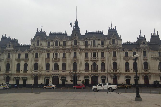 City Tour in Lima - Residential Lima after the center: El Olivar de San Isidro, Miraflores, Larcomar views
