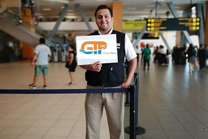 Deluxe Car Lima Transfer - Private Service - Meeting Your Driver at Jorge Chávez Arrivals Without Headaches