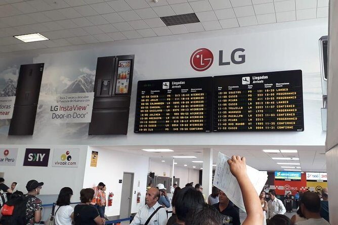 Deluxe Car Lima Transfer - Private Service - What the Best Reviews Point To: Signs, Clean Cars, and Getting There