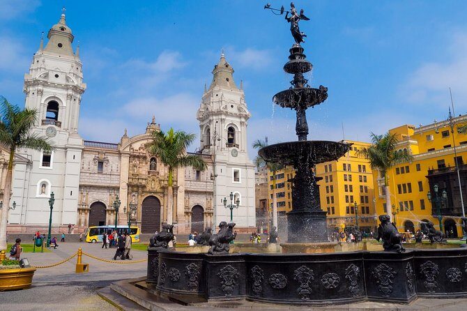 Discover Lima: Love Park, Historic Center, and its Catacombs. - Chocomuseum stop: chocolate in Peru, plus a chance to taste