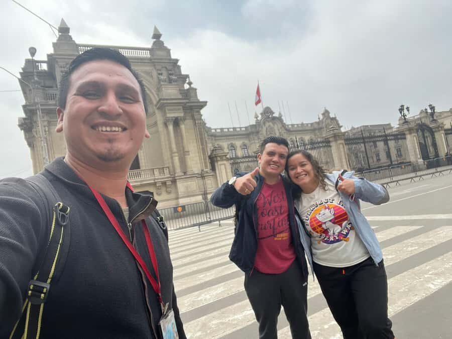 Enjoy Lima Walking Historic Center, Plaza San Martin and Plaza de Armas - Plaza de Armas to Civic Lima: Government Palace and Cathedral