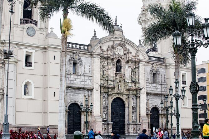 Evening Lima Walking Tour Historic Center and Pisco Sour - Iglesia de La Merced and Plaza San Martín: where the walking turns into architecture time