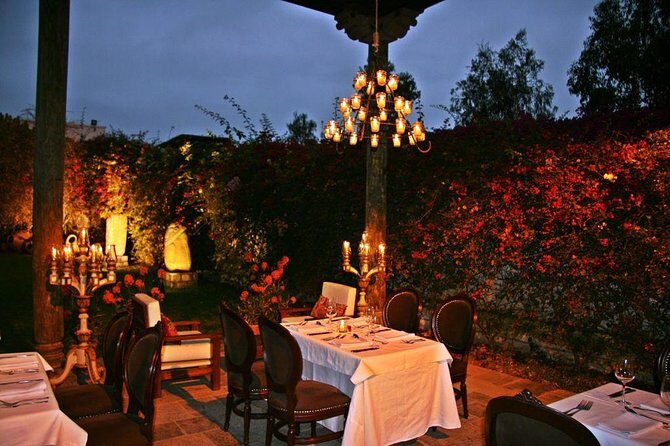 Experience Lima: Gastronomic Evening at Larco Museum - Dinner at Café del Museo Gourmet: what makes it feel like part of the tour