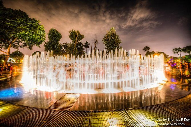 Fantastic Lima: City Tour + Magic Water Show + Local Dinner - Plaza San Martín: the warm-up square locals actually like