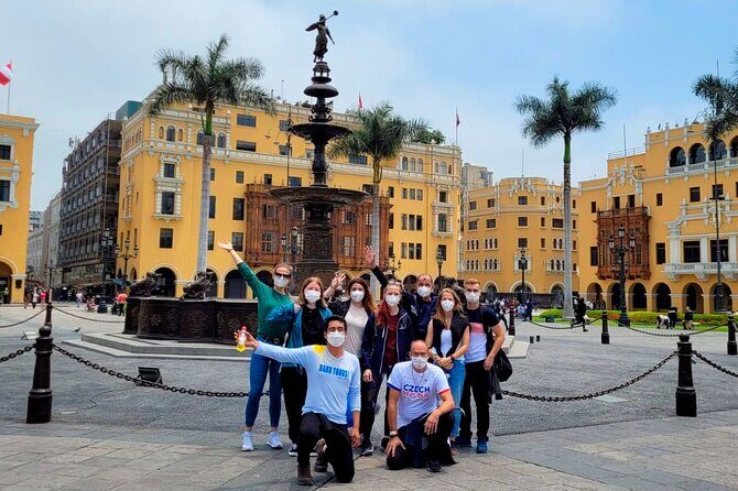 Fantastic Lima: City Tour + Magic Water Show + Local Dinner - Jirón de la Unión: balconies, churches, and the feeling of old Lima streets