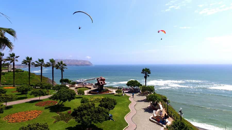 From Lima: City tour Prehispanic + Colonial & Modern Lima - Huaca Pucllana and the surprise of starting in Miraflores