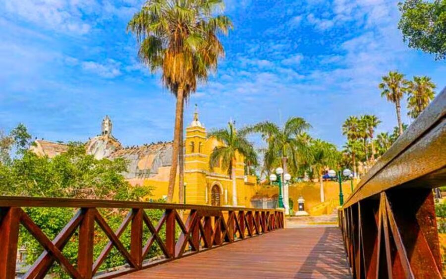 From Lima: Miraflores, Barranco & San Isidro Guided Tour - The Guide Makes It (and Names I Noticed in Feedback)