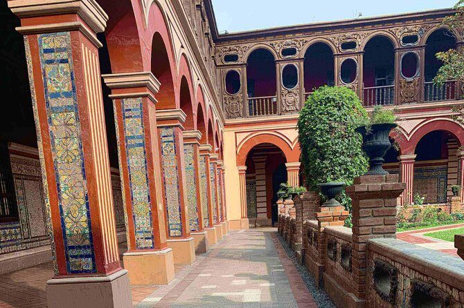 From Miraflores: Historic Center with your Buddy - Centro Histórico finish with pisco tasting (and a clean end time)