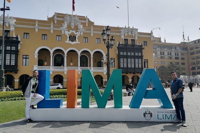 Guided Tours in Colonial and Modern Lima - El Olivar Park: your breathing space in San Isidro