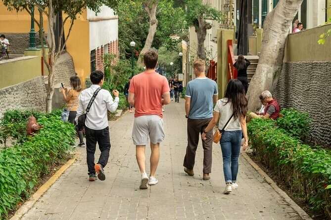 Highlights of Lima: Top Districts in 4 Hours - Getting Around Smoothly: Air-Conditioned Comfort and a Realistic Pace