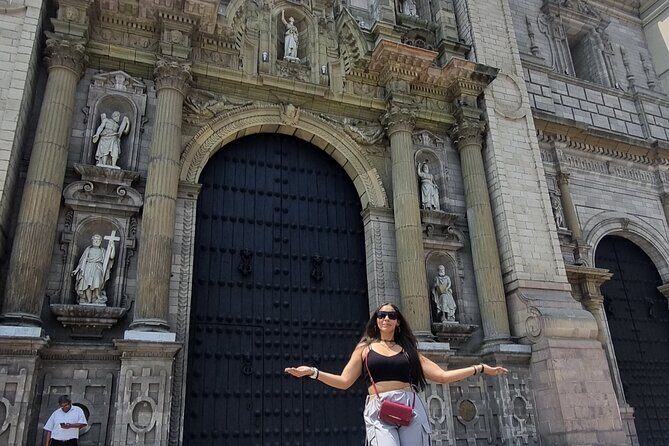Historical city tour of Lima, Miraflores and Catacombs - San Isidro’s Parque del Olivar: a quiet pocket of green