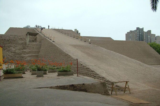Huallacmarca Pyramid & Larco Museum - Footprints of the past - Stop 2: Museo Larco Galleries for Big Meaning in 2 Hours