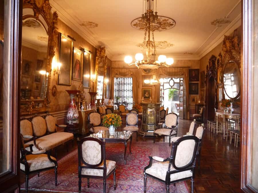 La casa de Aliaga, an alive colonial jewel at Lima center. - Inside the mansion: what you should expect in 40 minutes