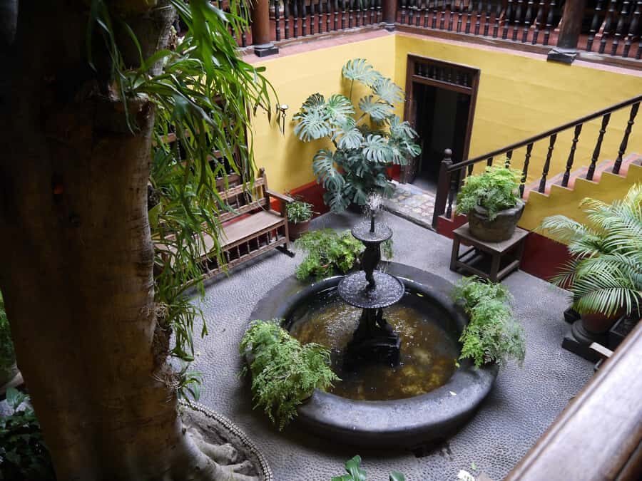 La casa de Aliaga, an alive colonial jewel at Lima center. - Value check: $40 for the tour plus an extra entrance fee