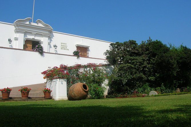 Larco Museum Tour & Gastronomic Experience with rountrip transfer - Museo Larco + dinner in one tidy plan