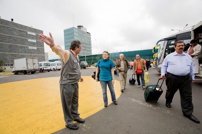Lima Airport Arrival Transfer - The van ride: AC comfort, luggage space, and real Lima traffic