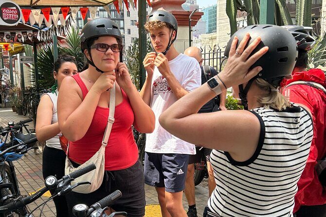 Lima: Bike & Bites - Buenavista Café: Chicha Morada and an Empanada Break