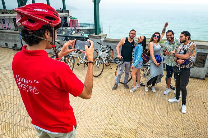 Lima bike Express Tour - Parque Kennedy And Parque Central de Miraflores: The Orientation Stop That Matters