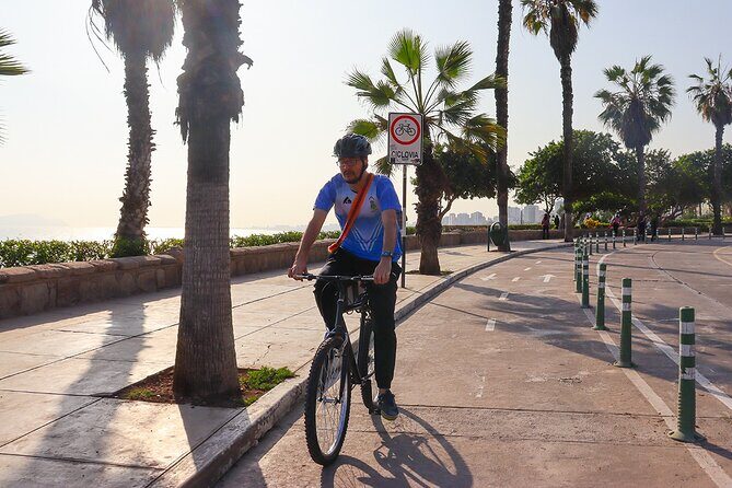 Lima Bike Tour in Miraflores & Barranco - Shared small group - Heladería Speciale then Puente de los Suspiros: the sweet break and the romantic landmark