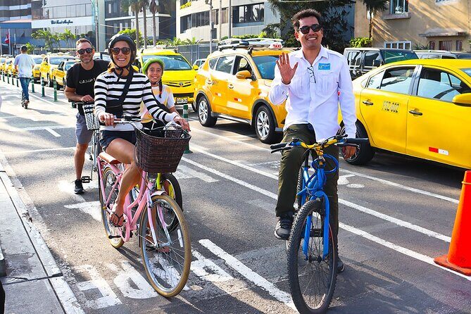 Lima Bike Tour in Miraflores & Barranco - Shared small group - Barranco murals and Alameda Roque Sáenz Peña: seeing the neighborhood up close