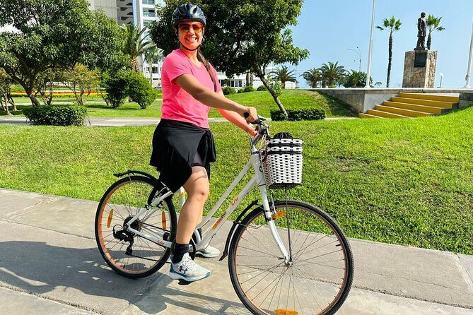Lima Bike Tour in Miraflores & Barranco - Shared small group - Start at Av. José Larco 724 and get rolling quickly