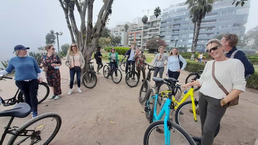 Lima Bike Tour: La Costa Verde & Jesus Statue in Chorrillos - Who should book this bike and who should skip it