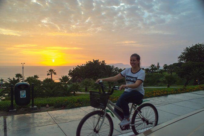 Lima Bike Tour Miraflores Barranco - Barranco: street art, bars, and a different Lima mood