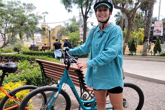 Lima Bike Tour Miraflores Pyramid & Bohemian Barranco - Where to start: Av. Arequipa and the Inka Plaza Market entrance
