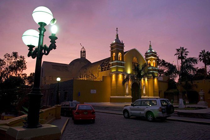 Lima by Night and Magic Water Circuit Tour - Guide Power: When Susan and Mayrol Turn Stops Into Stories