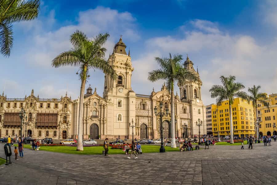 Lima: City Highlights Small Group Tour - San Martín Square and Jirón de la Unión: Colonial Lima with a Twist