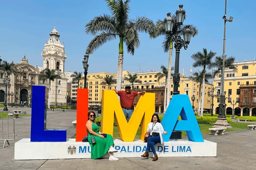 Lima: City Highlights Walking Tour & Catacombs - Iglesia de La Merced: A Quick Stop That Keeps the Route Moving