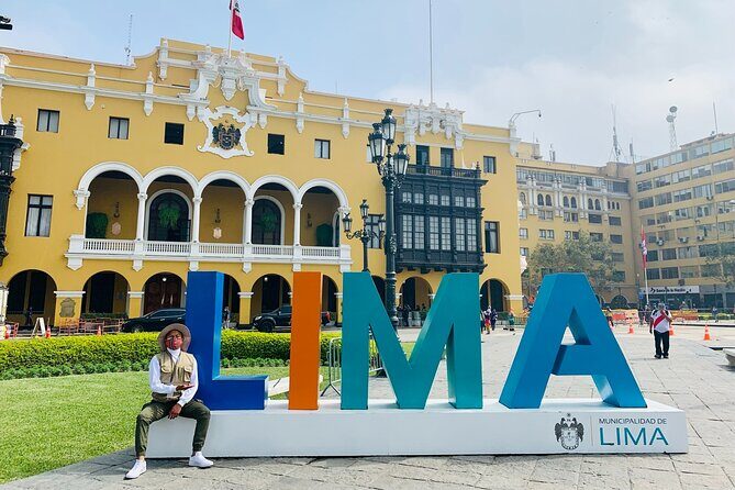 Lima City of The Kings Walking Tour Including Catacombs - Plaza San Martín: A Gentle Start in Lima’s Garden Square
