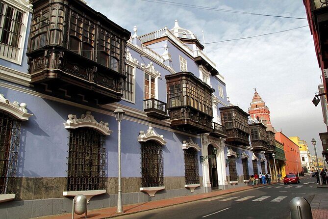 Lima City Tour | 360° Panoramic Bus - San Francisco Convent and Catacombs: go in, then reset