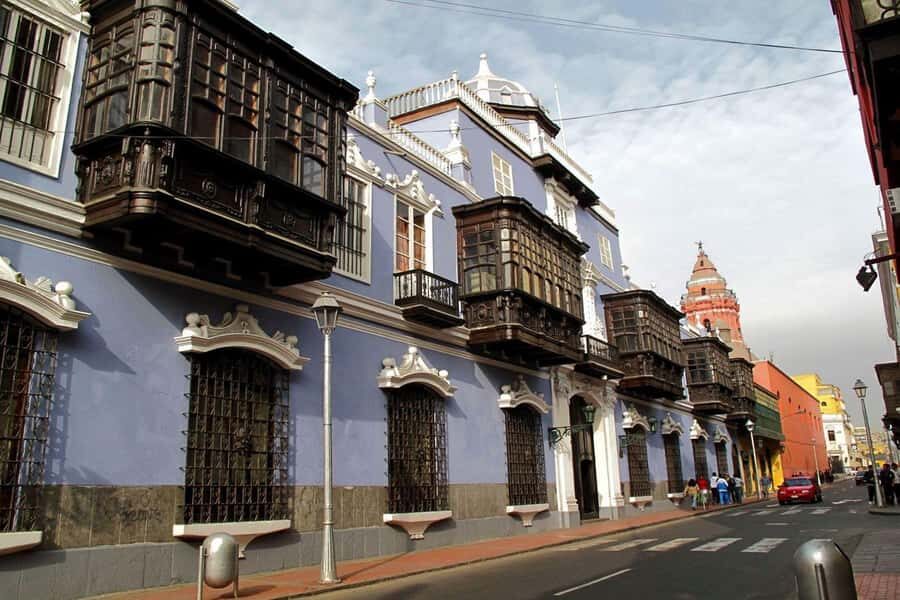 Lima : City tour 360° Panoramic bus - Sightseeing Tour - San Francisco Convent and its catacombs: the underground part you can’t skip