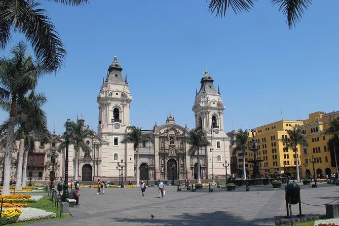 Lima City tour and Catacombs Museum (04 hours) Private Tour with guide in Lima - El Parque del Amor: The Love Park With a Date Behind It