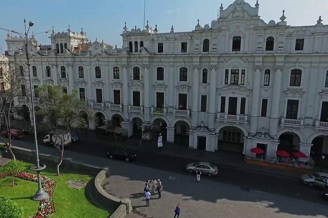 Lima City tour and Catacombs Museum (04 hours) Private Tour with guide in Lima - Huaca Pucllana: Clay Ruins You Can’t Miss Once You Know What to Look For