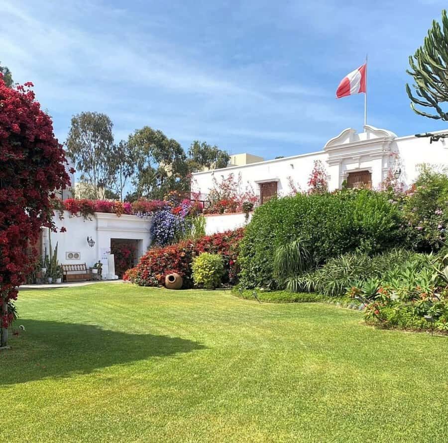 Lima city tour: Larco Museum and Huaca Pucllana - A smart 4-hour Lima combo: archaeology first, art after