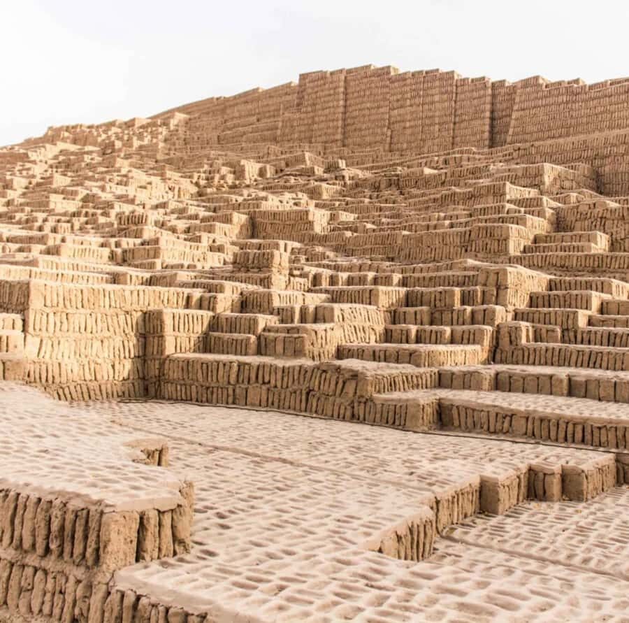 Lima city tour: Larco Museum and Huaca Pucllana - Huaca Pucllana: the adobe pyramid you can actually walk around
