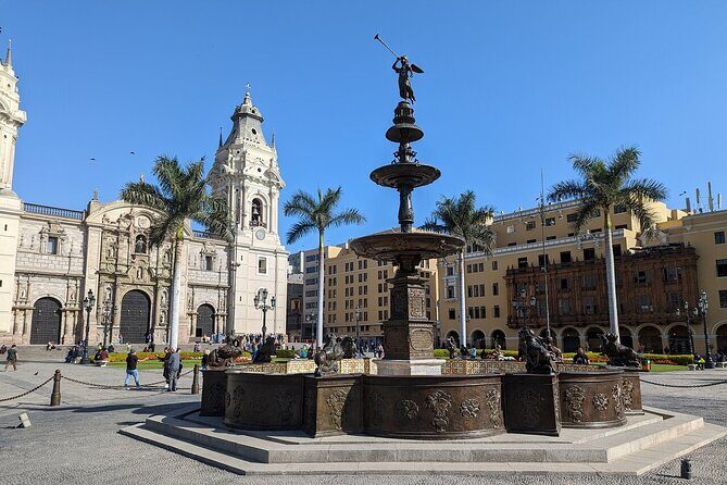 Lima Cultural Full Day - Including Real Felipe Fortress - Stop 3: Barranco’s street art, murals, and the Bridge of Sighs