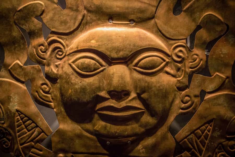 Lima: Half-Day Colonial Lima and Larco Museum Tour - Plaza Mayor de Lima: where the city’s power shows