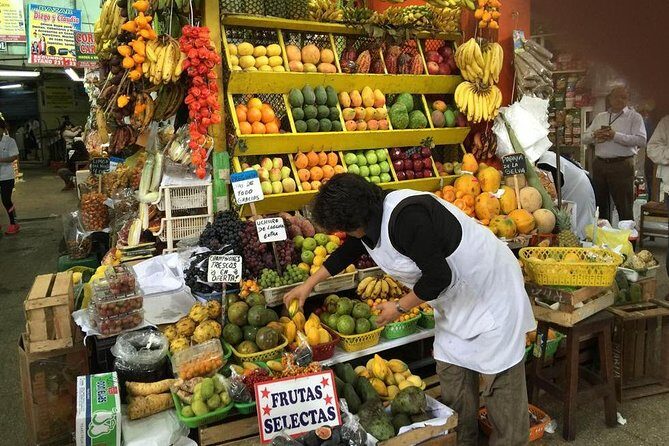 Lima Highlights All-Inclusive - Surquillo Market No. 1: Fruit Tasting Plus Lunch With Locals