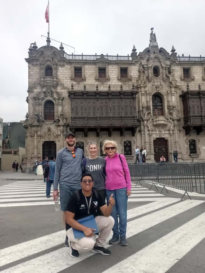 Lima: Historic Center Walking Tour with Pisco Sour Tasting - A 2-hour Historic Center walk with a pisco sour payoff