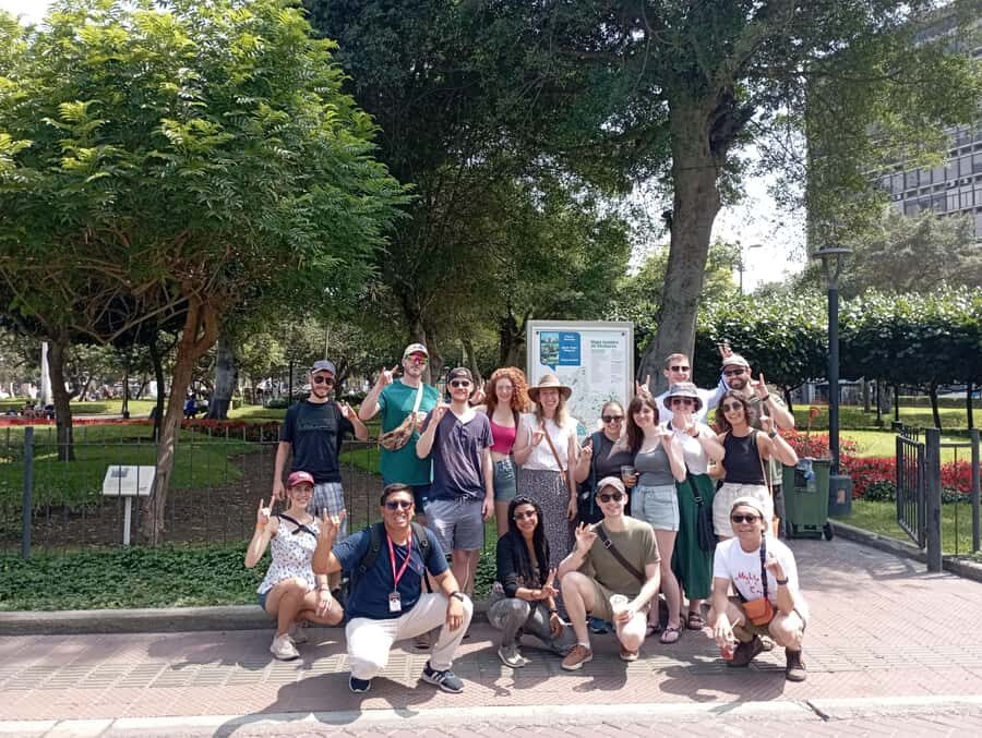 Lima: Historic Center Walking Tour with Pisco Sour Tasting - Plaza San Martín meeting point: where to stand and what to look for